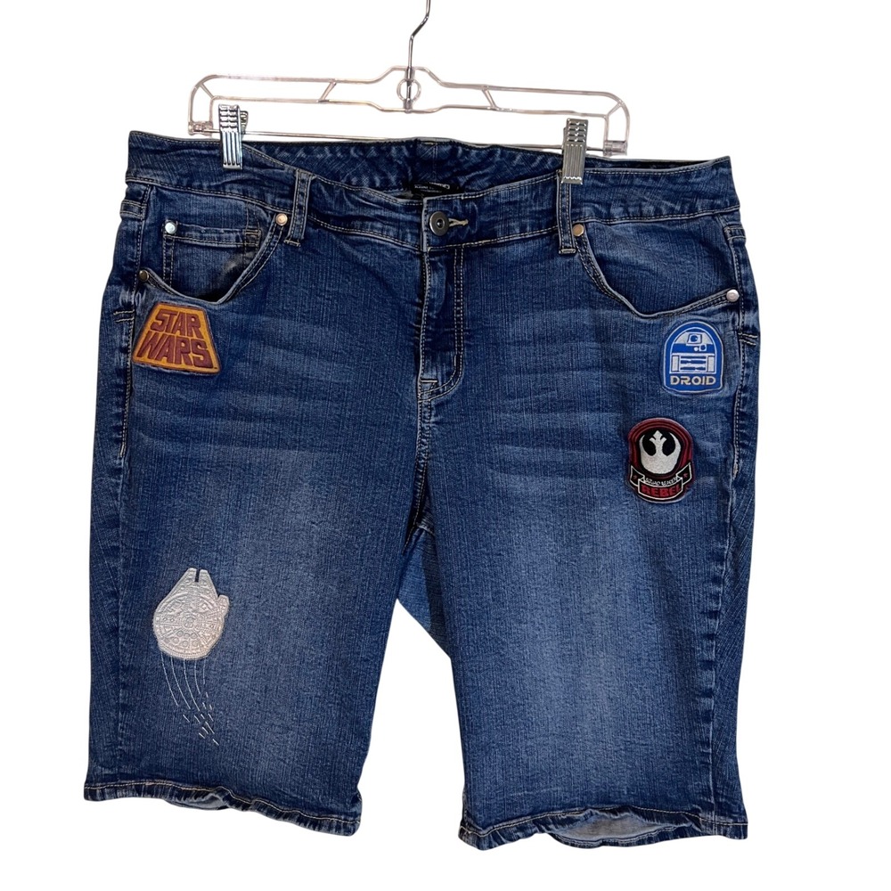 Her‎ Universe Star Wars Denim Shorts with R2D2 Rebel Alliance Patches, Size 20